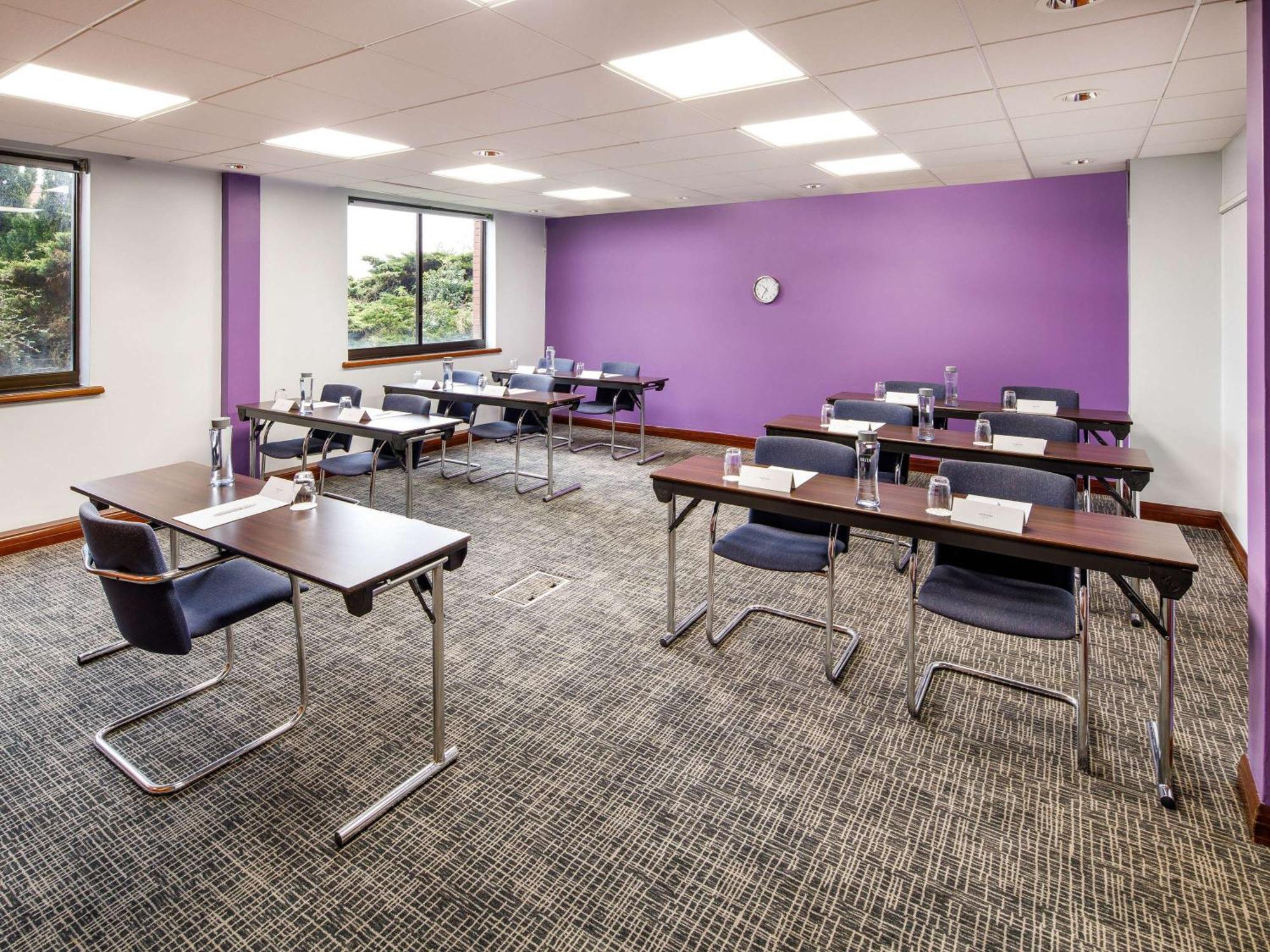 Mercure Centre Hotel 4*